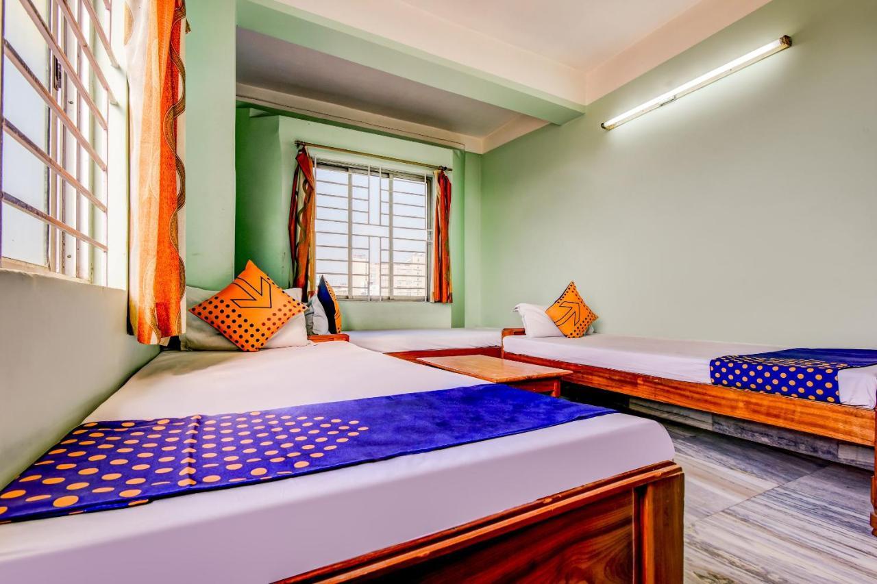 Oyo 63538 Hotel Lotus 1 Khanapara Εξωτερικό φωτογραφία