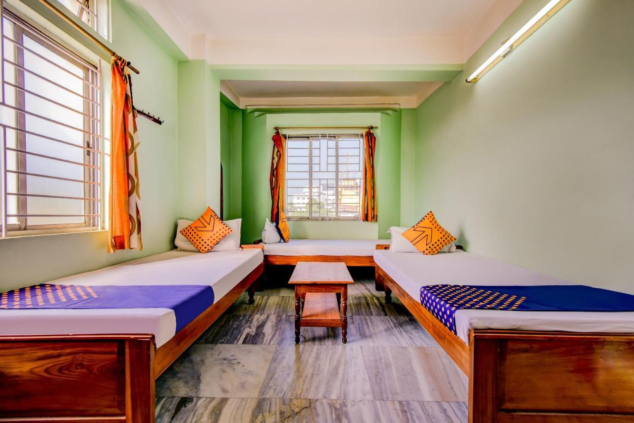 Oyo 63538 Hotel Lotus 1 Khanapara Δωμάτιο φωτογραφία